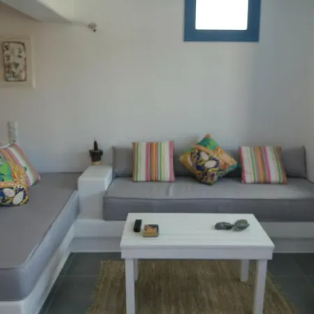 Spitaki-kythnos Loutrá