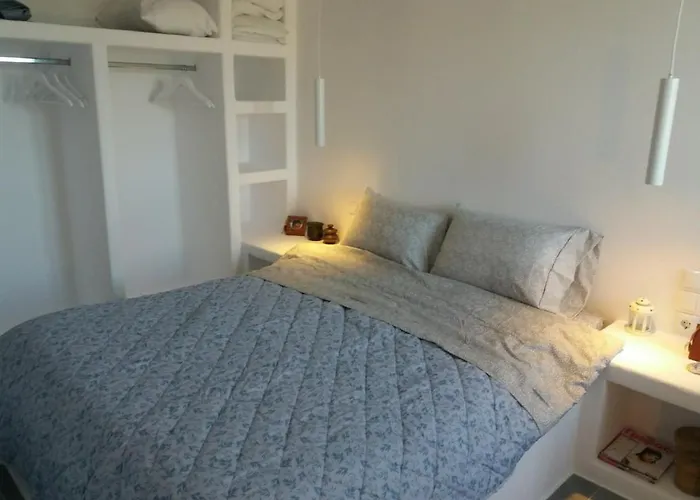 Spitaki-kythnos * Loutrá